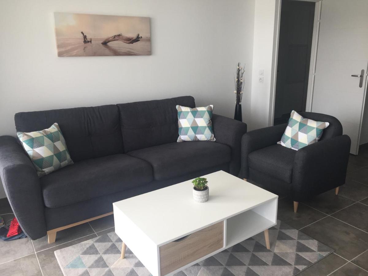 Appartement Neuf Moderne Avec Piscine ピュジェ・シュル・アルジャン エクステリア 写真
