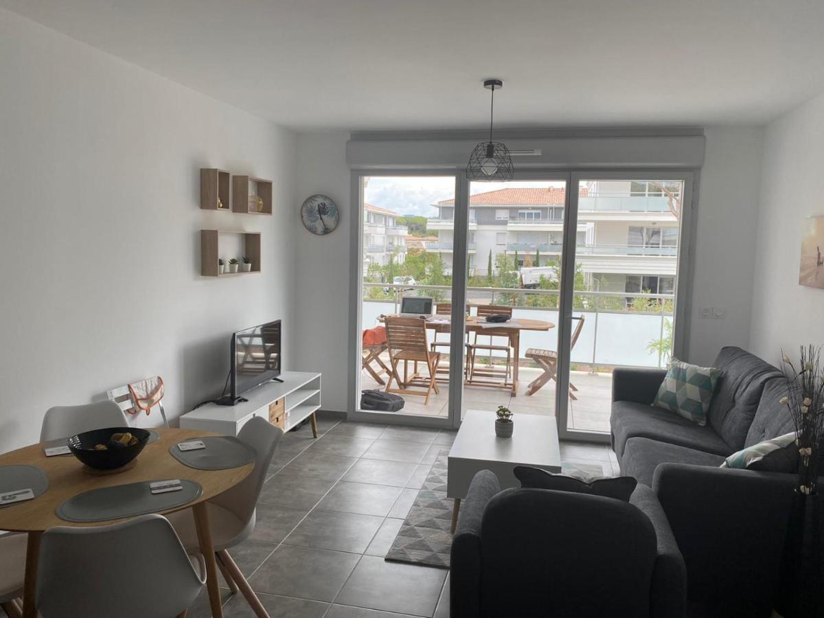 Appartement Neuf Moderne Avec Piscine ピュジェ・シュル・アルジャン エクステリア 写真