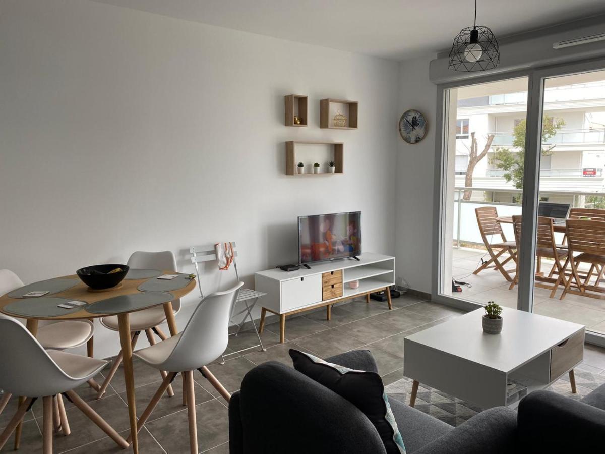 Appartement Neuf Moderne Avec Piscine ピュジェ・シュル・アルジャン エクステリア 写真