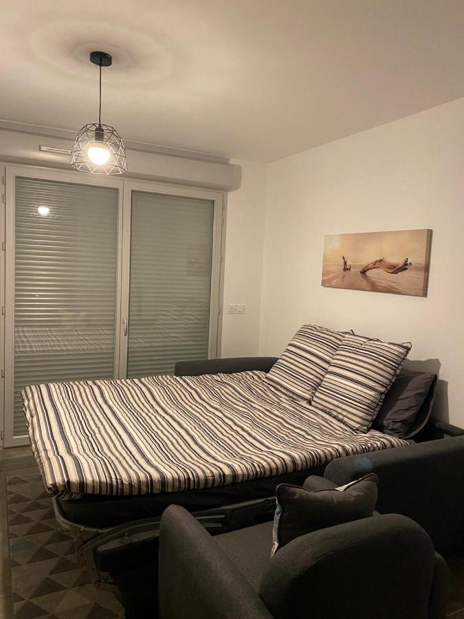 Appartement Neuf Moderne Avec Piscine ピュジェ・シュル・アルジャン エクステリア 写真